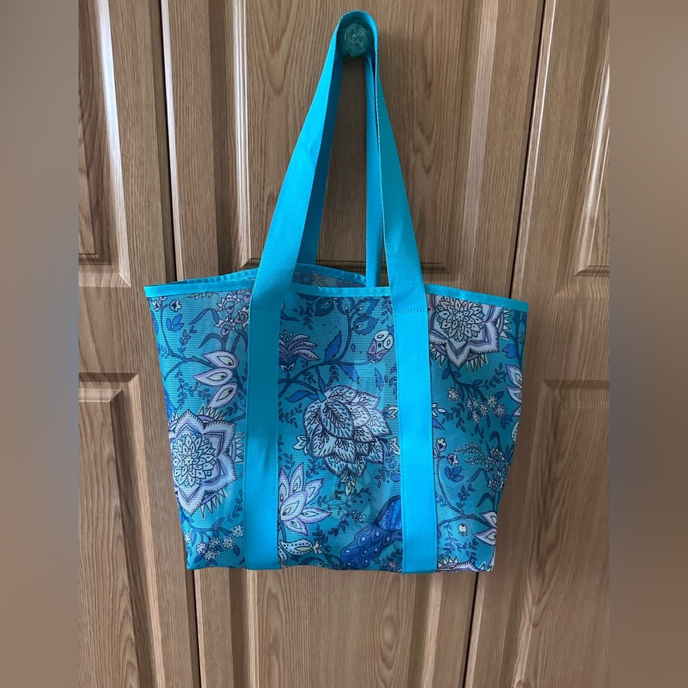 NWT Vera Bradley Mesh Beach Bag/Towel Combo in Peacock Garden print
